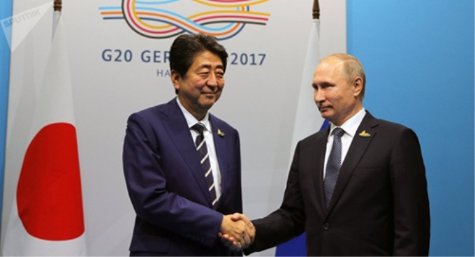 Thủ tướng Nhật Bản Shinzo Abe và Tổng thống Nga Vladimir Putin trong cuộc gặp bên lề Hội nghị thượng đỉnh G20. Nguồn: sputniknews.com